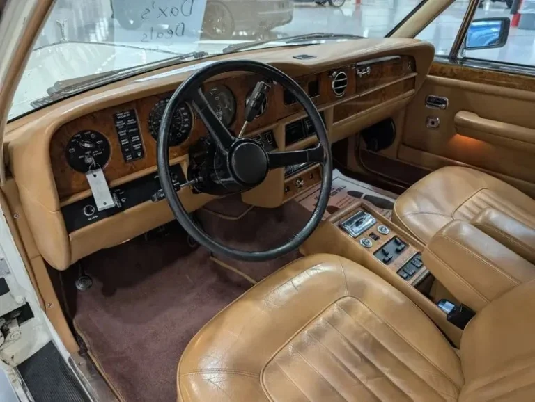 1989 Rolls Royce Silver Spirit photo 16