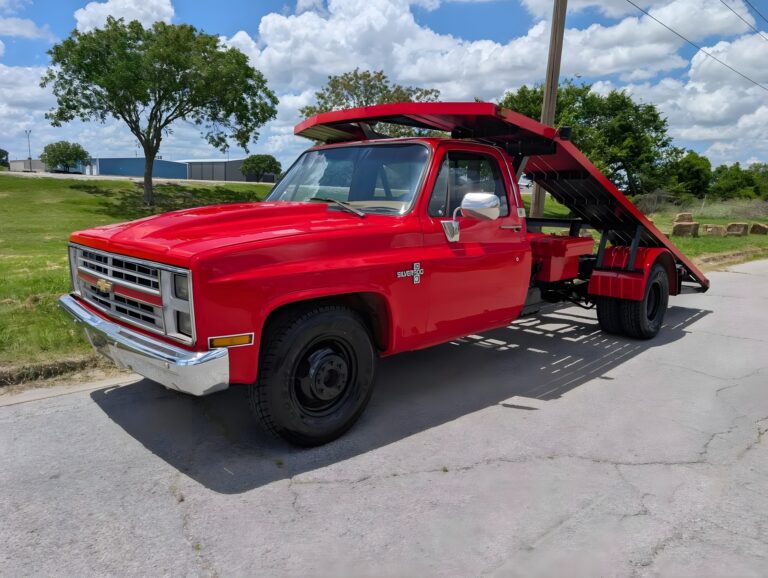 1985 Chevrolet C10 Silverado Flatbed Hauler photo 4