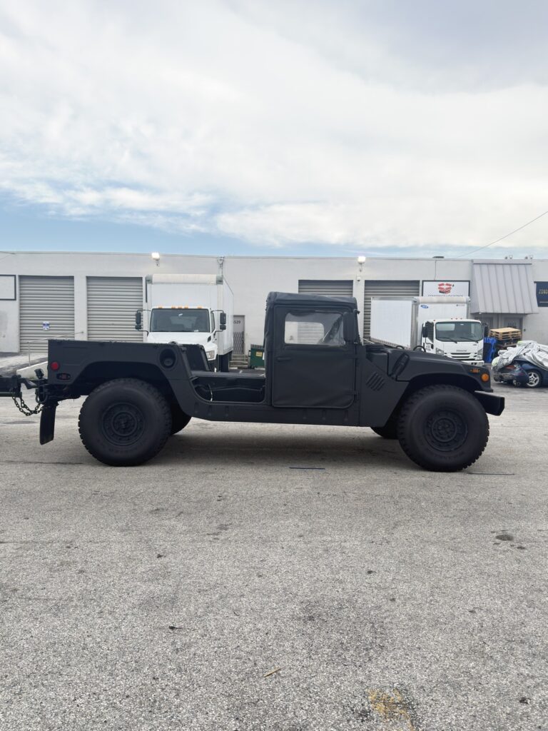 1987 AM General M1038 HMMWV photo 7
