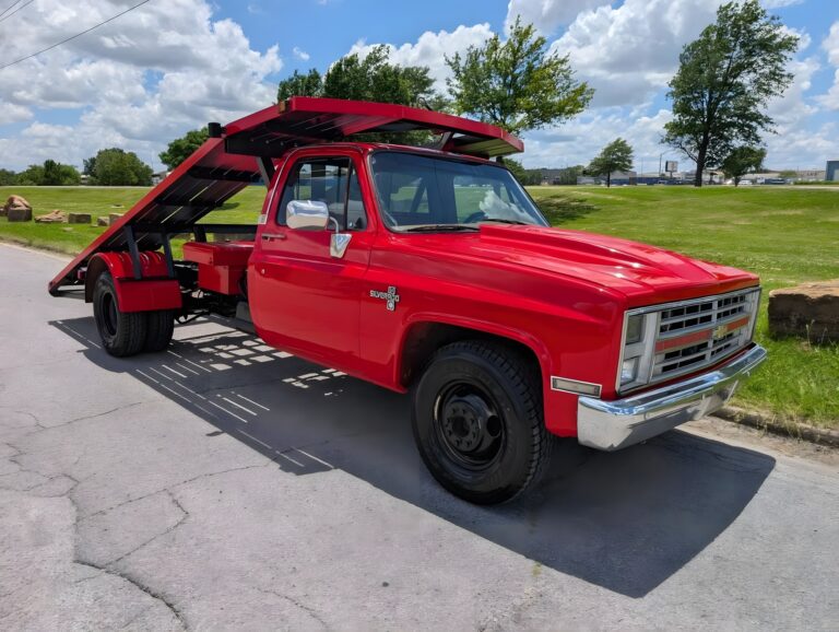 1985 Chevrolet C10 Silverado Flatbed Hauler photo 8