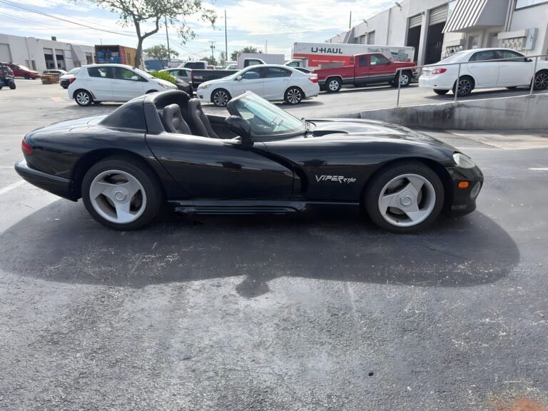 1994 Dodge Viper RT/10 photo 8