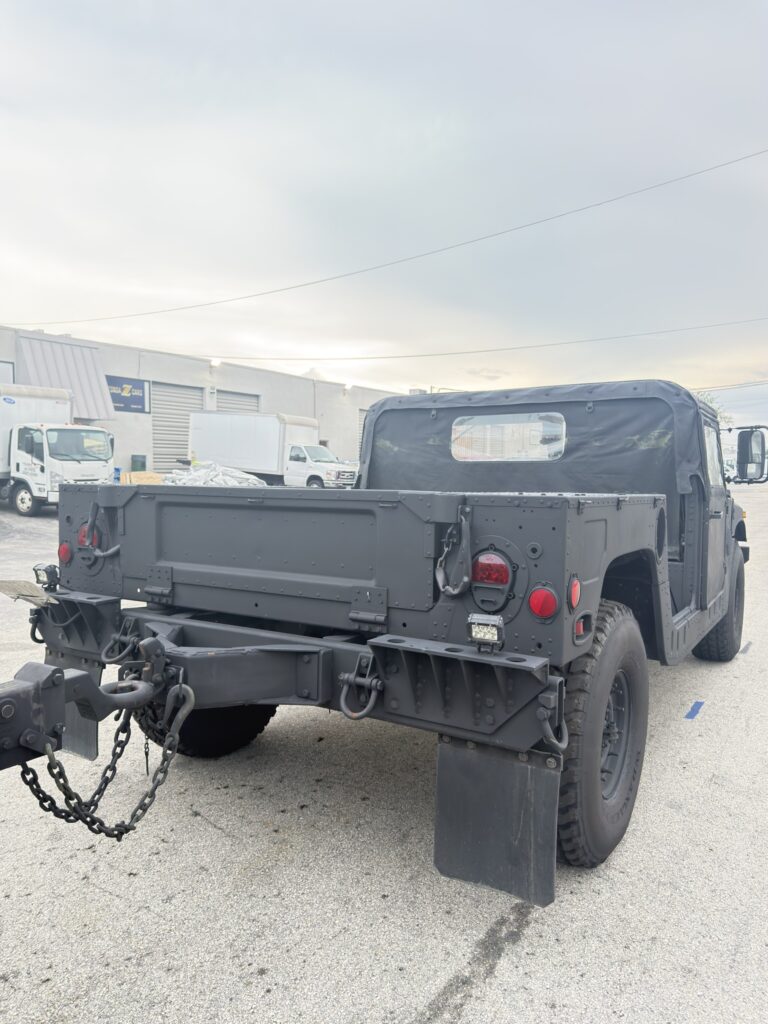 1987 AM General M1038 HMMWV photo 11