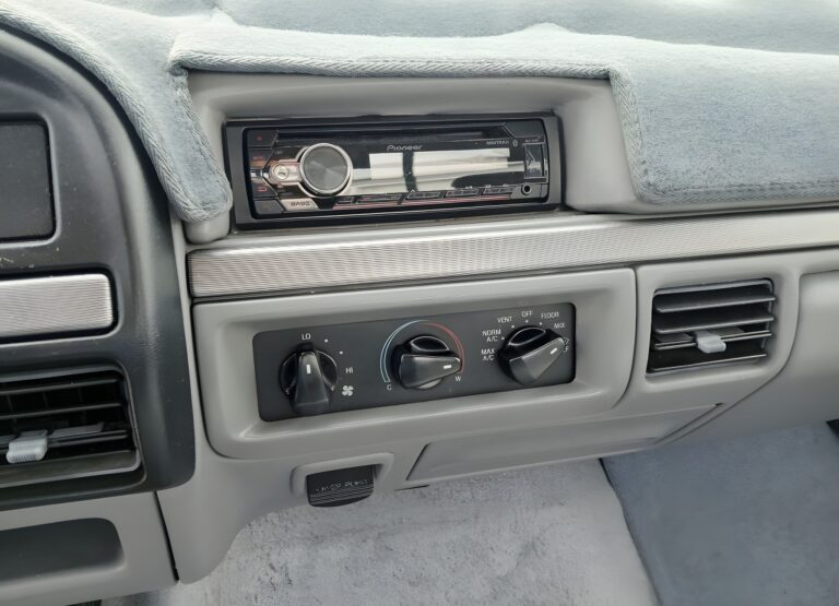 1994 Ford F-150 photo 13