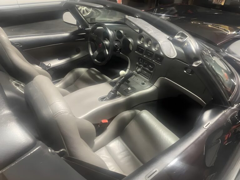 1994 Dodge Viper RT/10 photo 13