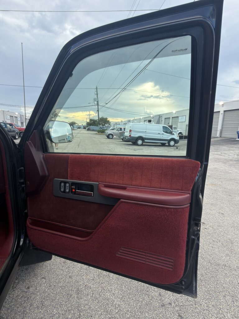 1993 Chevrolet Silverado K2500 4×4 photo 17