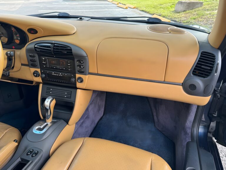 1999 Porsche 911 Carrera Coupe photo 27