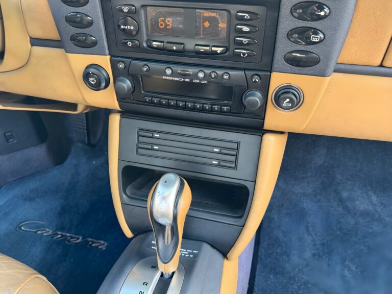 1999 Porsche 911 Carrera Coupe photo 28
