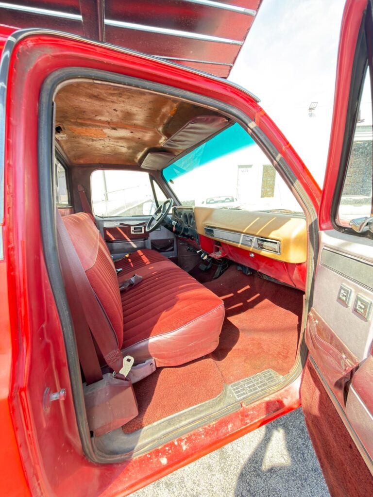 1985 Chevrolet C10 Silverado Flatbed Hauler photo 18