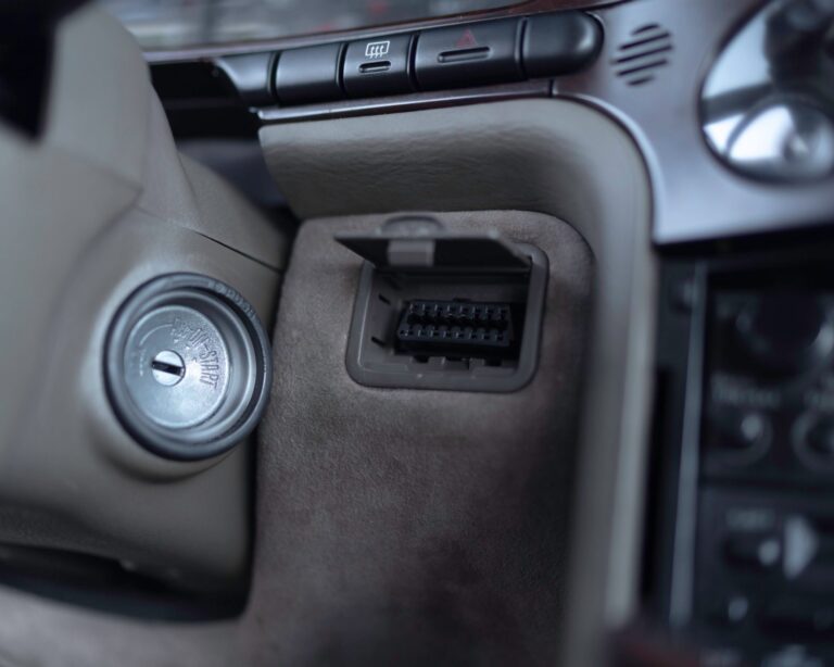 1996 Subaru SVX LSi photo 152