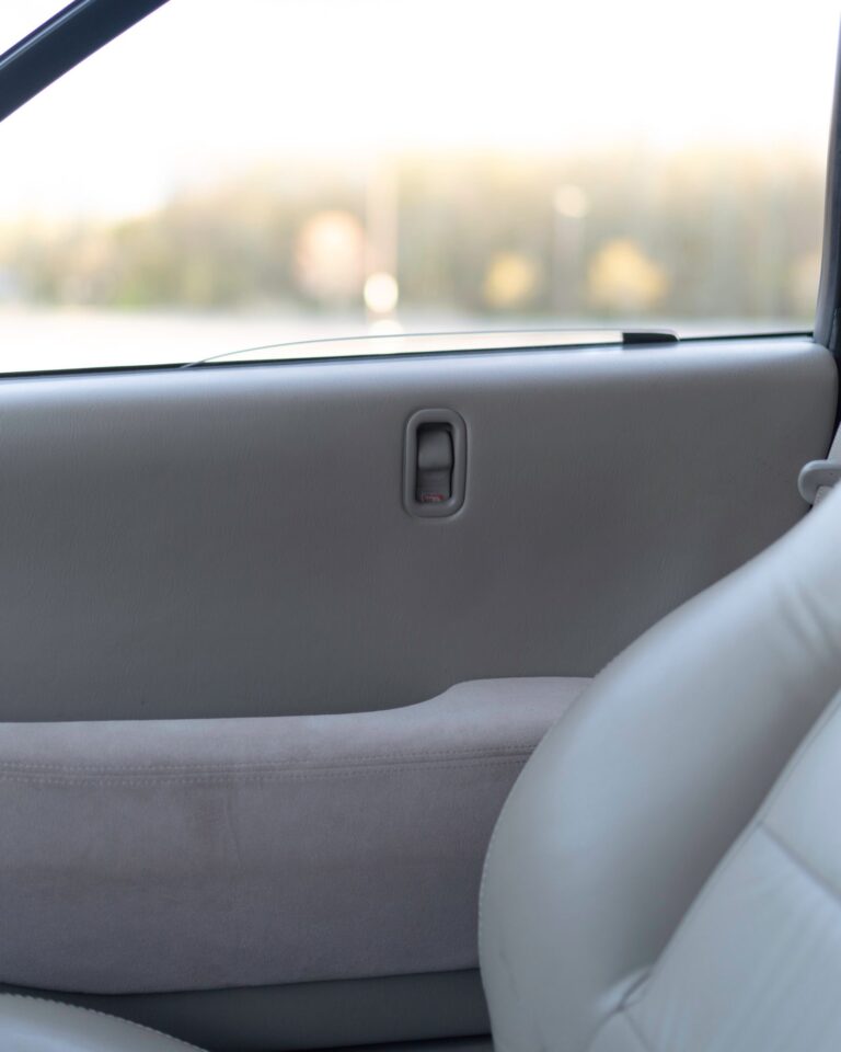 1996 Subaru SVX LSi photo 146
