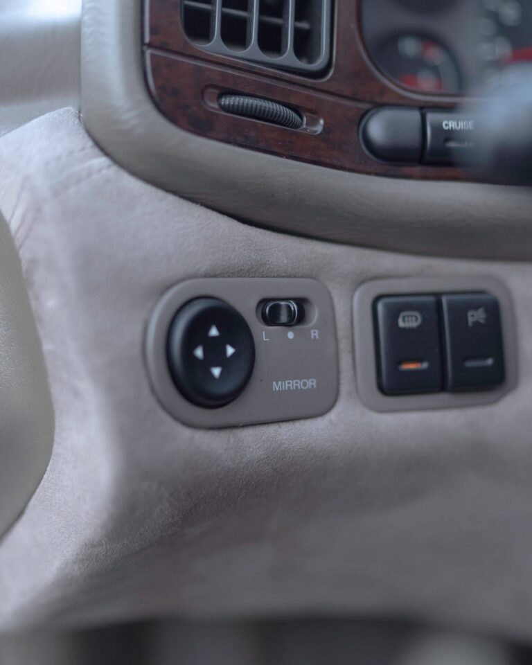 1996 Subaru SVX LSi photo 142