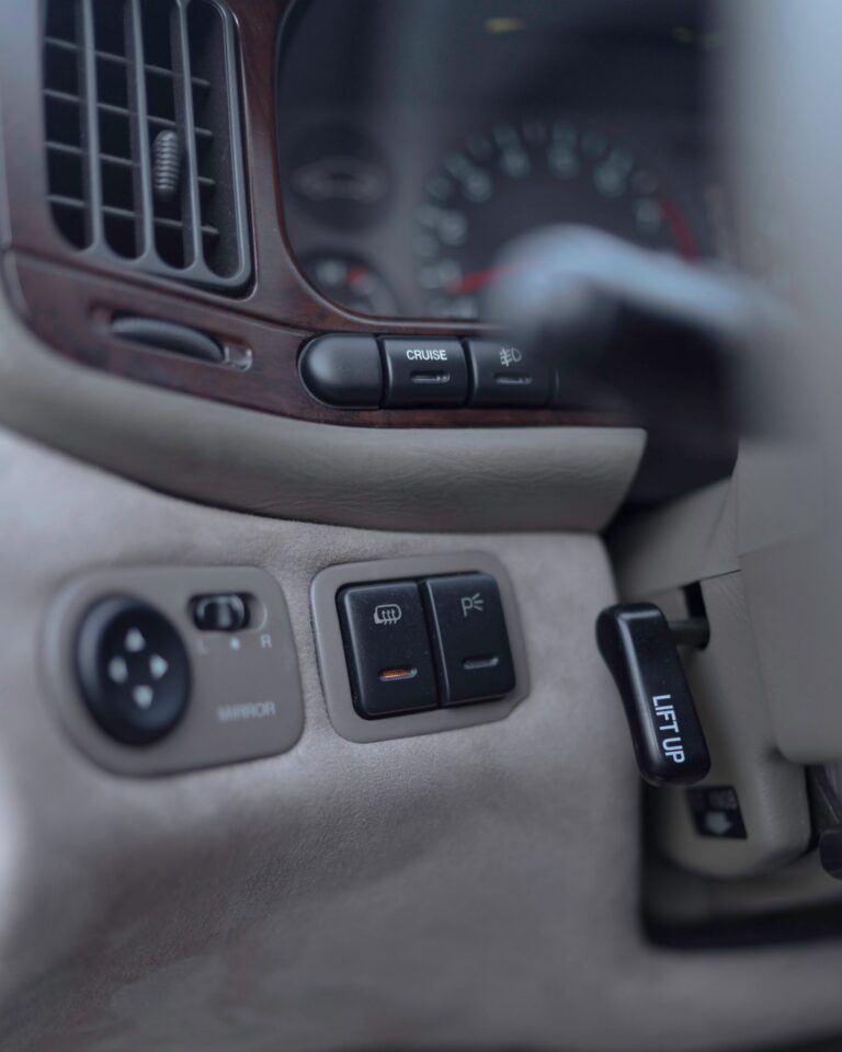 1996 Subaru SVX LSi photo 141
