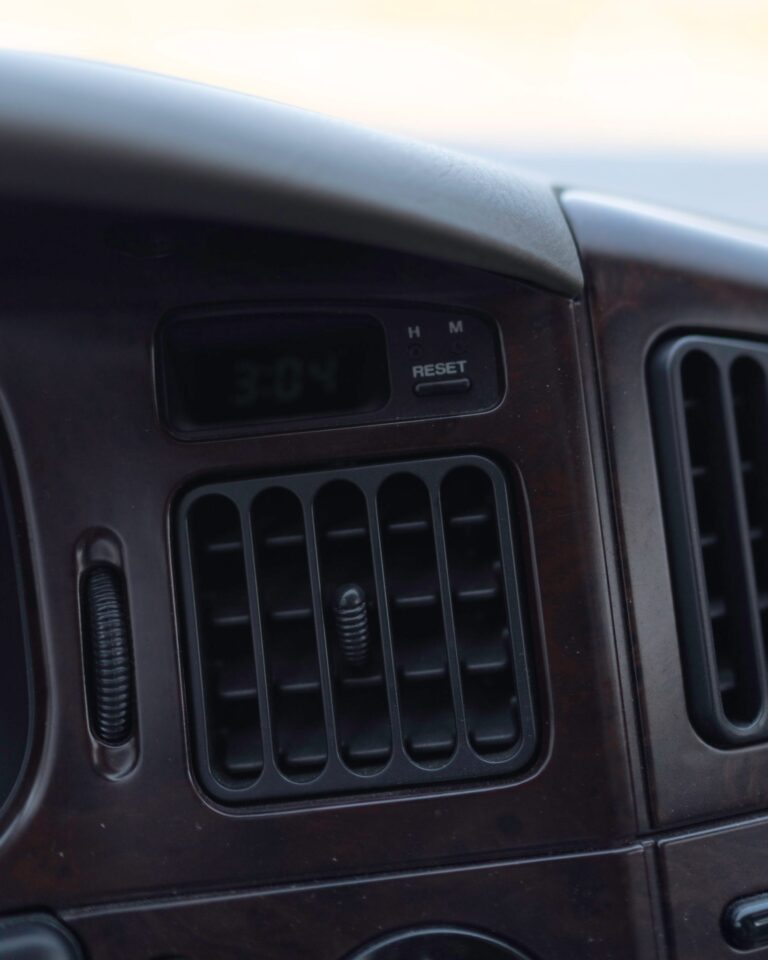 1996 Subaru SVX LSi photo 138