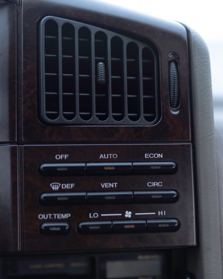 1996 Subaru SVX LSi photo 135