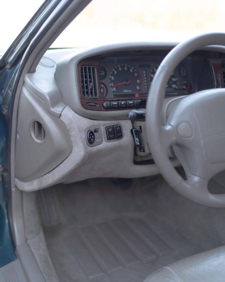 1996 Subaru SVX LSi photo 130
