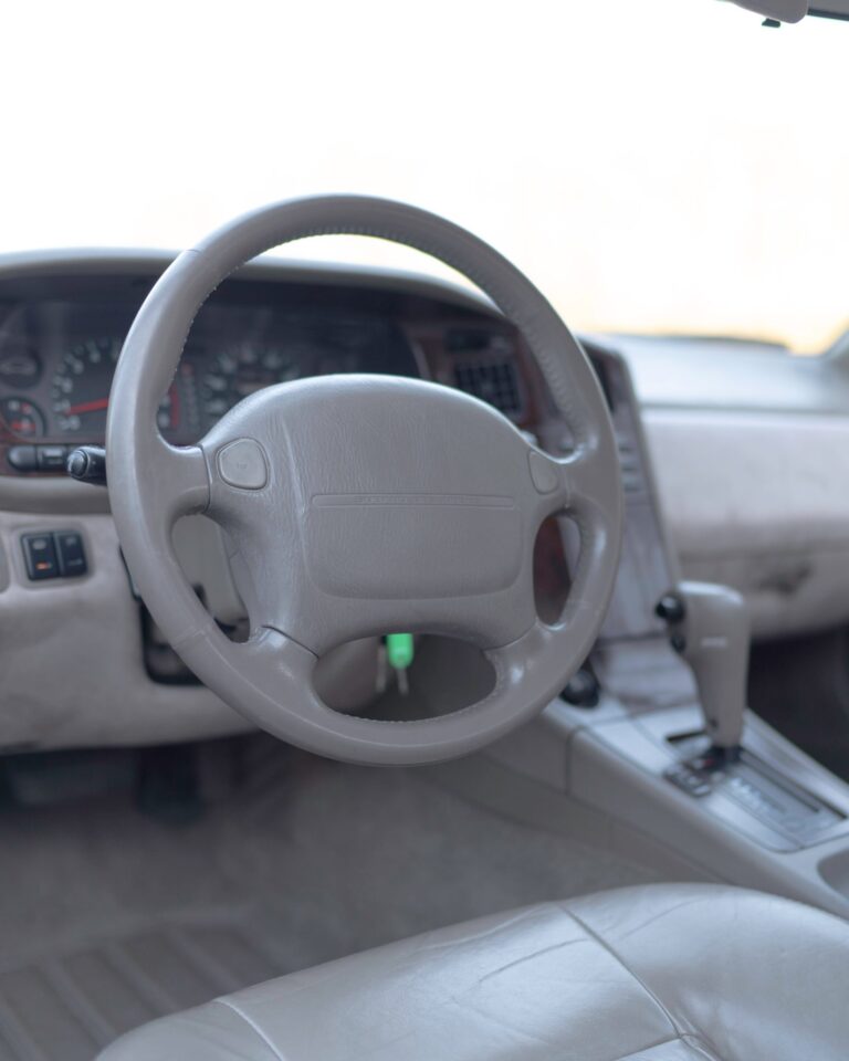 1996 Subaru SVX LSi photo 128