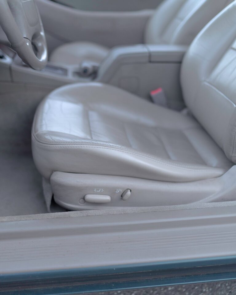 1996 Subaru SVX LSi photo 127