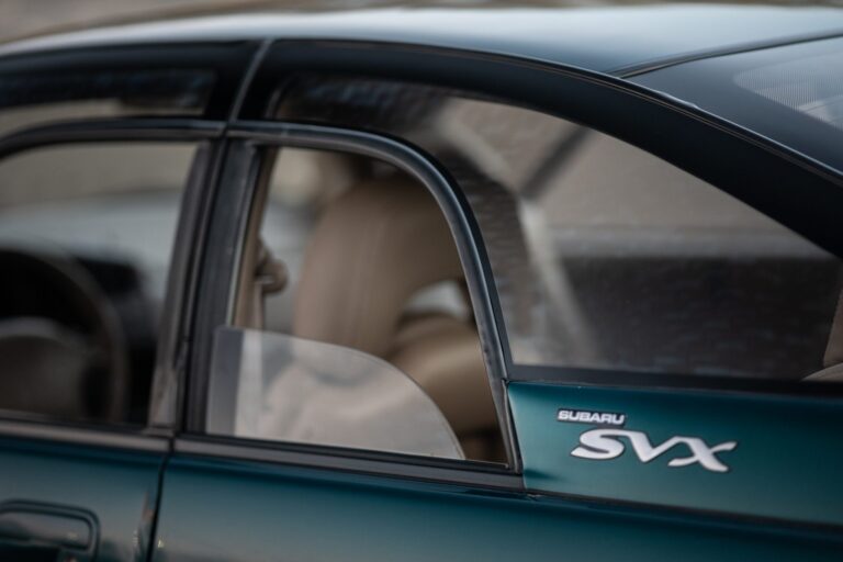 1996 Subaru SVX LSi photo 108