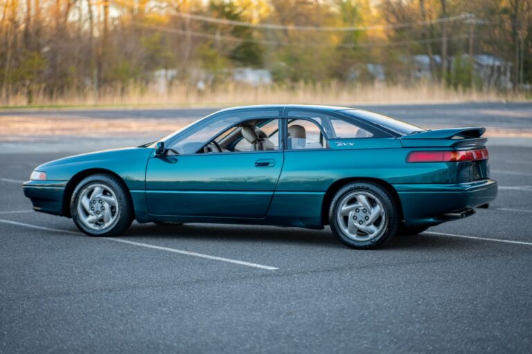 1996 Subaru SVX LSi photo 101