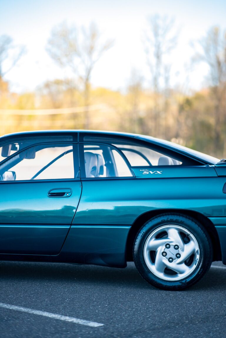 1996 Subaru SVX LSi photo 46