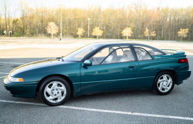 1996 Subaru SVX LSi photo 26