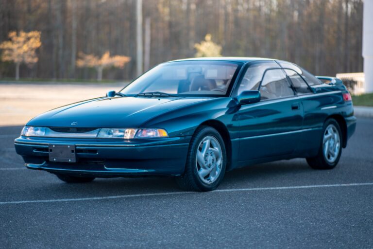 1996 Subaru SVX LSi photo 3