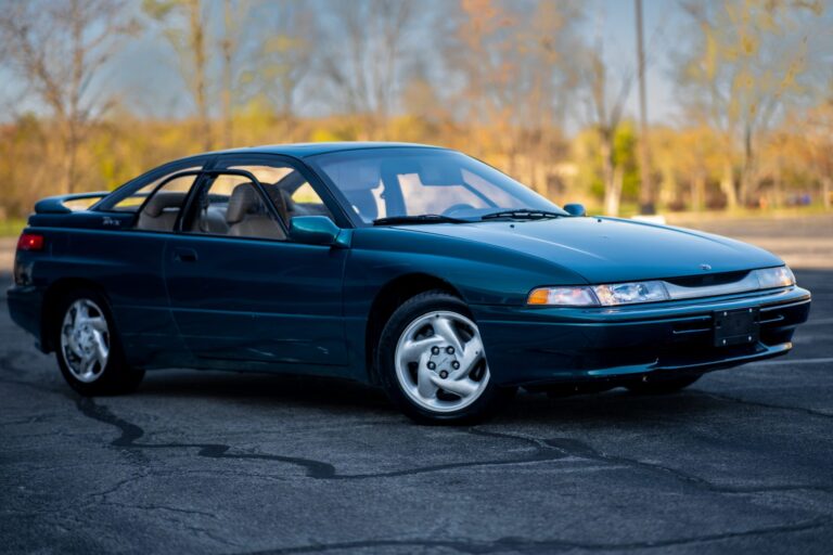 1996 Subaru SVX LSi photo 11