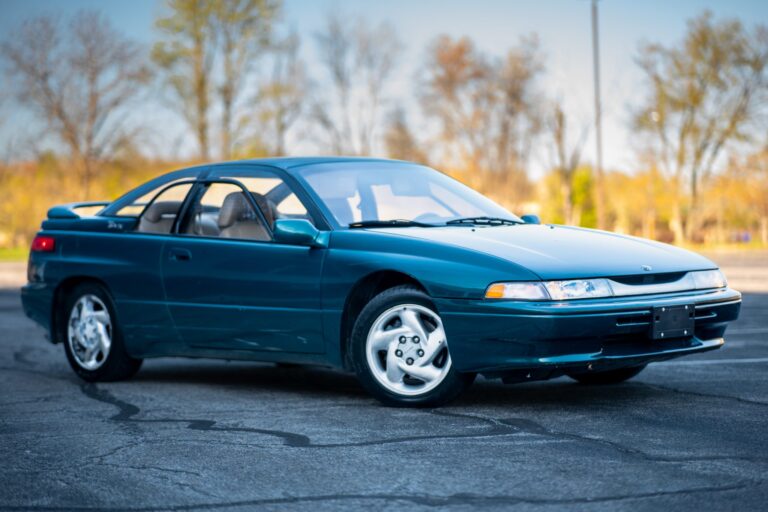 1996 Subaru SVX LSi photo 10