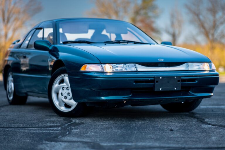 1996 Subaru SVX LSi photo 9
