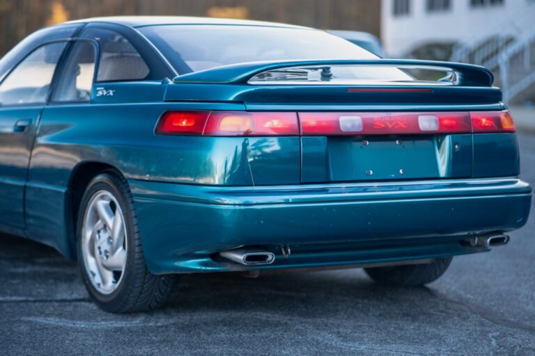 1996 Subaru SVX LSi photo 18