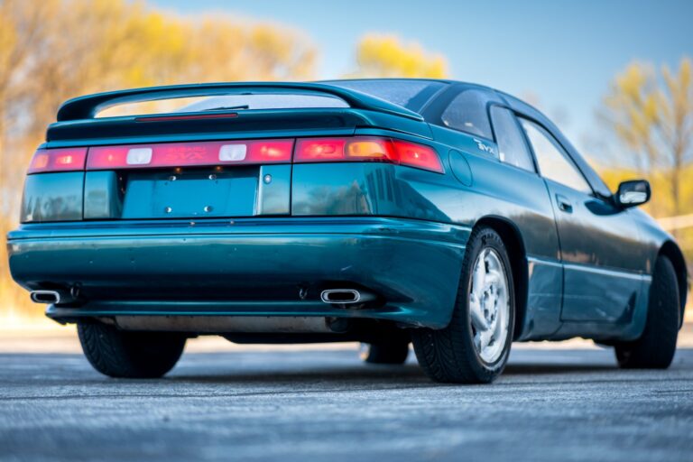 1996 Subaru SVX LSi photo 15