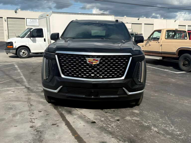 2026 Cadillac Escalade ESV Luxury 4WD photo 3