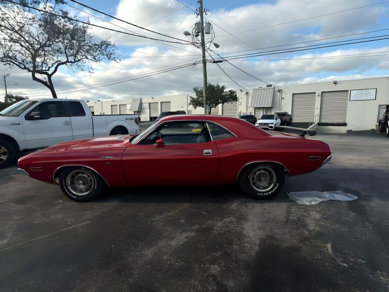 1970 Dodge Challenger R/T 440 Magnum photo 4