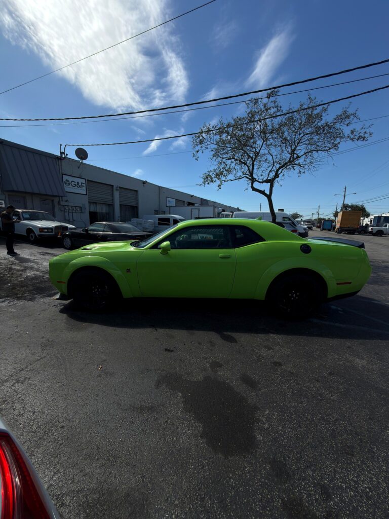 2023 Dodge Challenger R/T Scat Pack Widebody photo 3