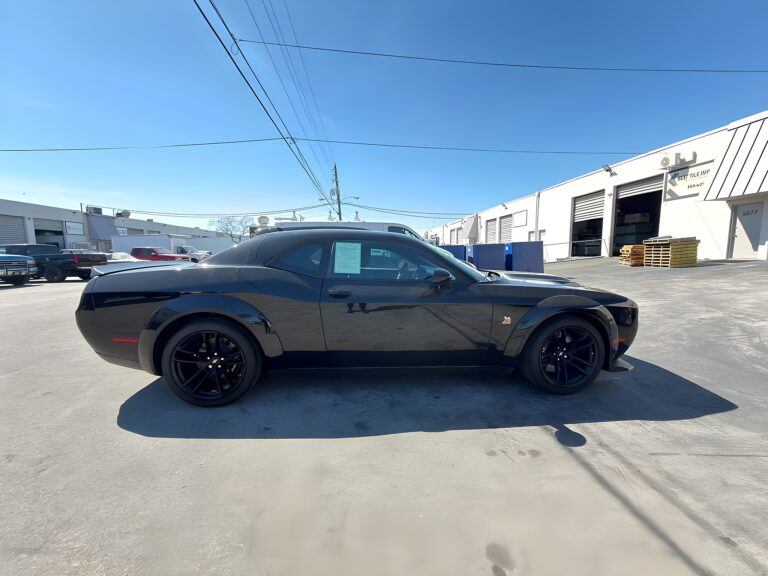 2023 Dodge Challenger R/T Scat Pack Widebody photo 4