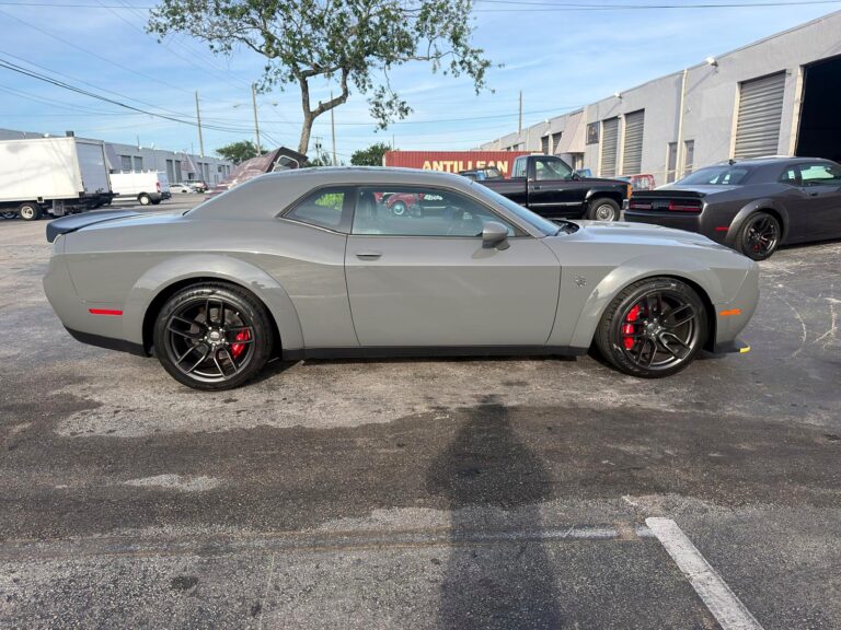 2023 Dodge Challenger SRT Hellcat Jailbreak Widebody photo 6