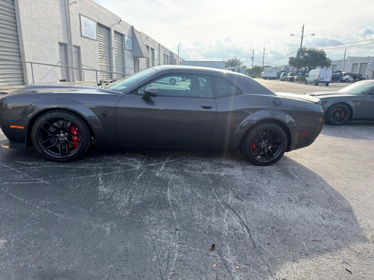 2023 Dodge Challenger SRT Hellcat Jailbreak Widebody photo 3