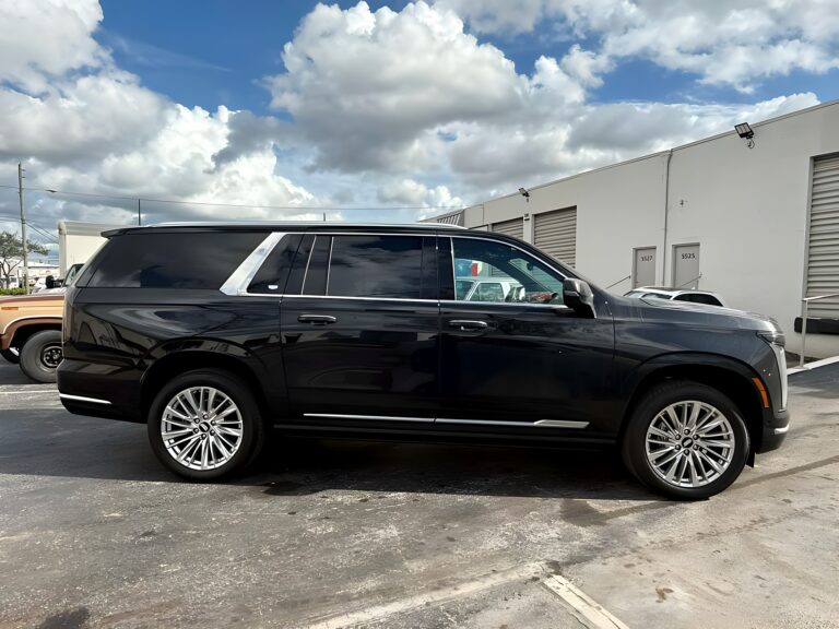 2026 Cadillac Escalade ESV Luxury 4WD photo 6