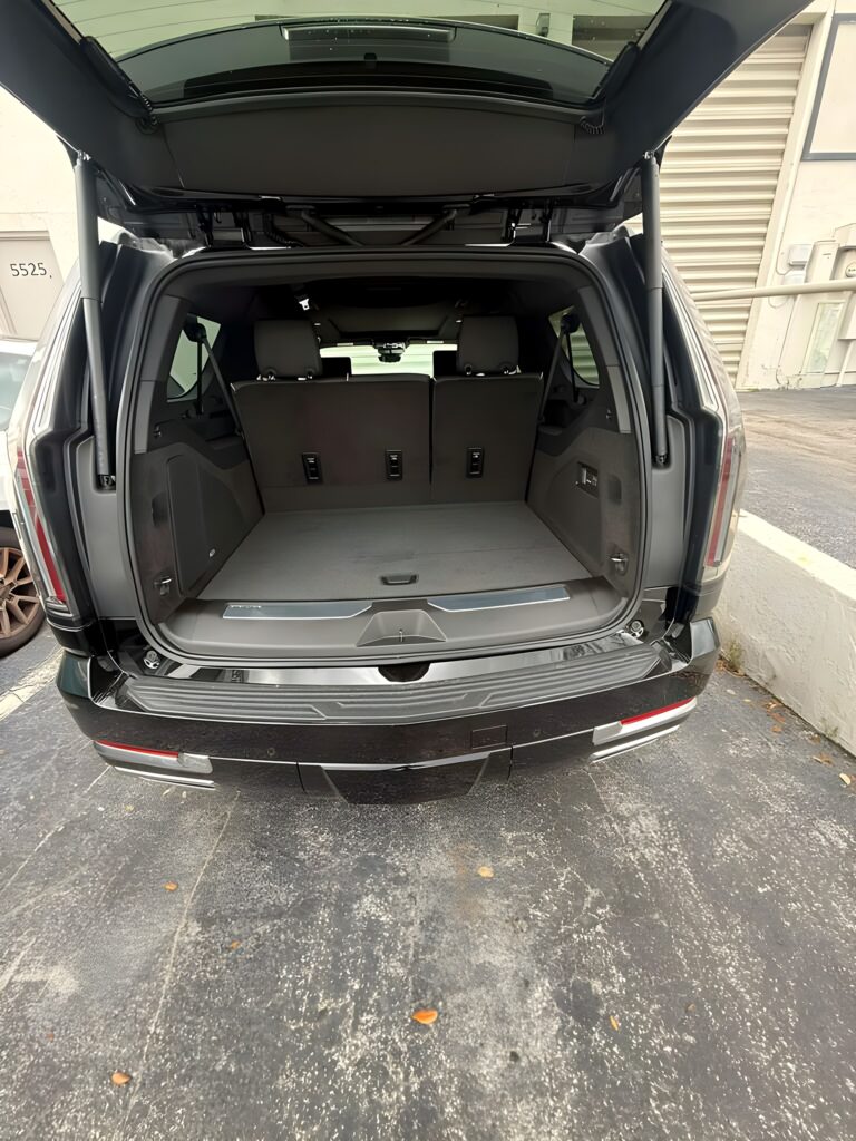 2026 Cadillac Escalade ESV Luxury 4WD photo 12