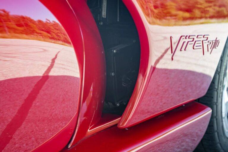 1993 Dodge Viper RT/10 photo 32